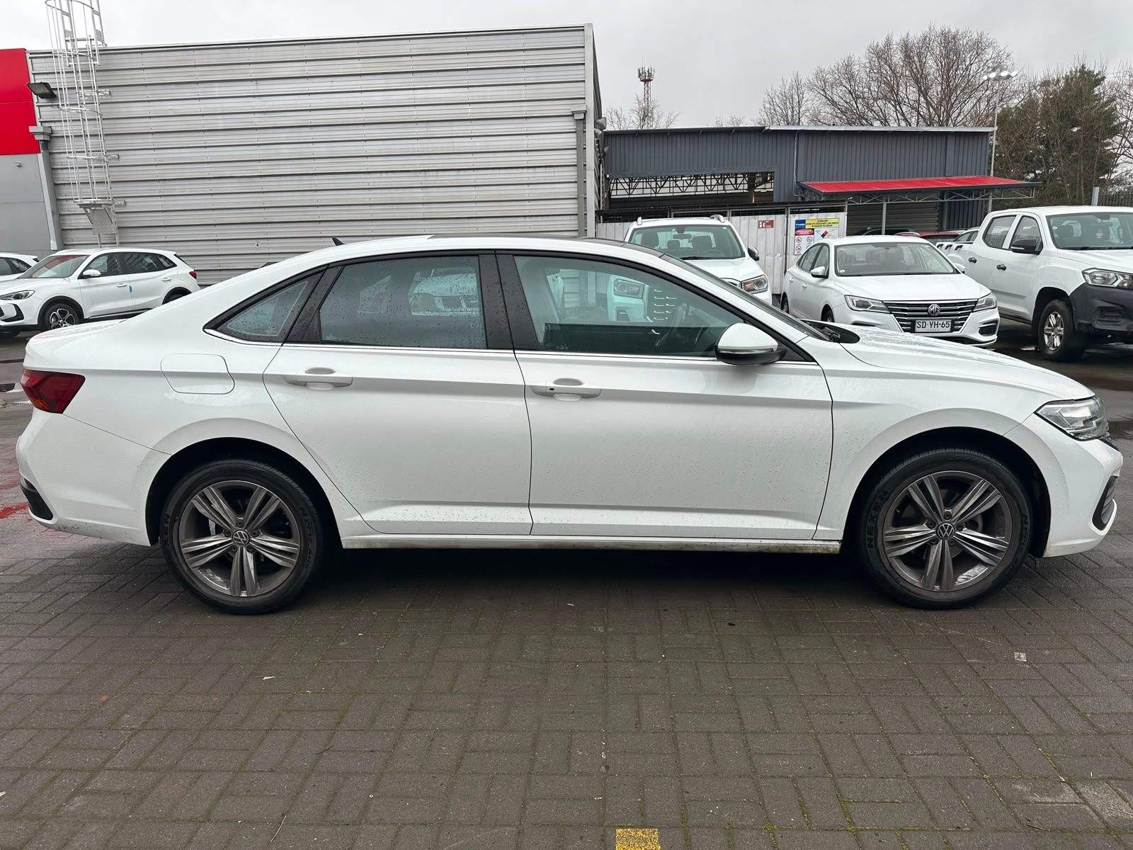VOLKSWAGEN - 2