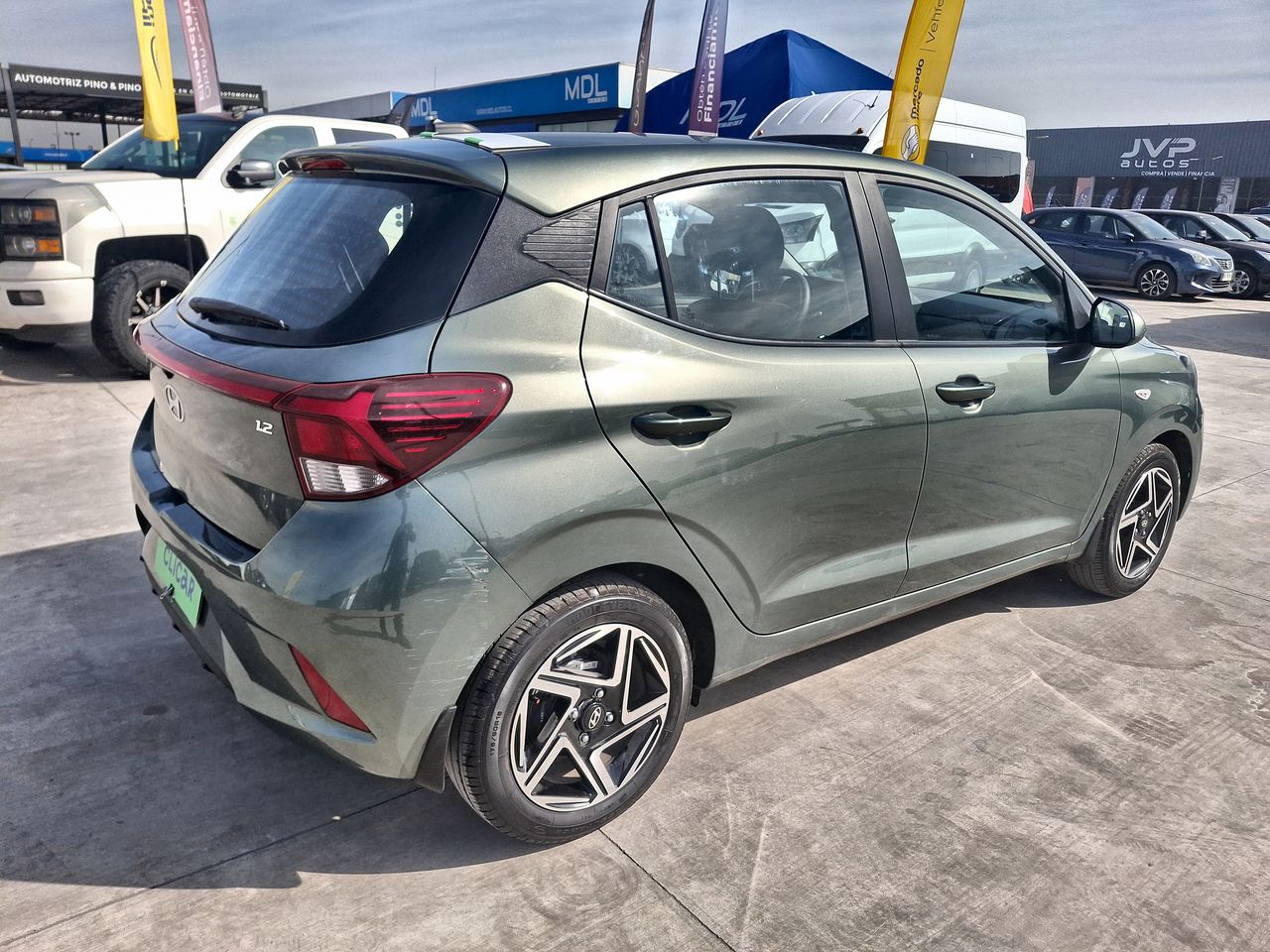 HYUNDAI - 7