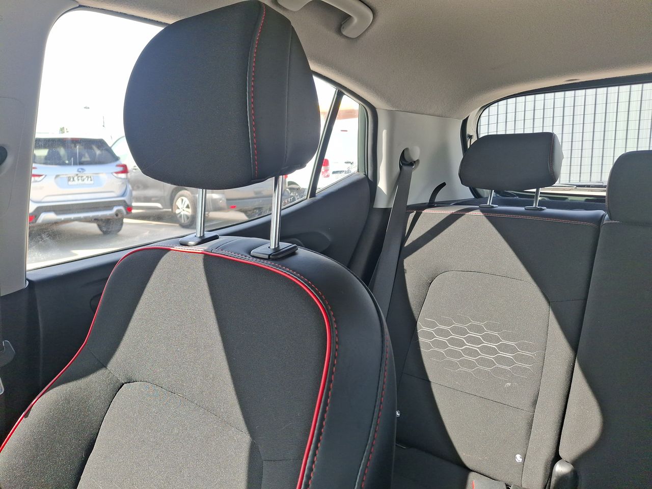 HYUNDAI - 12