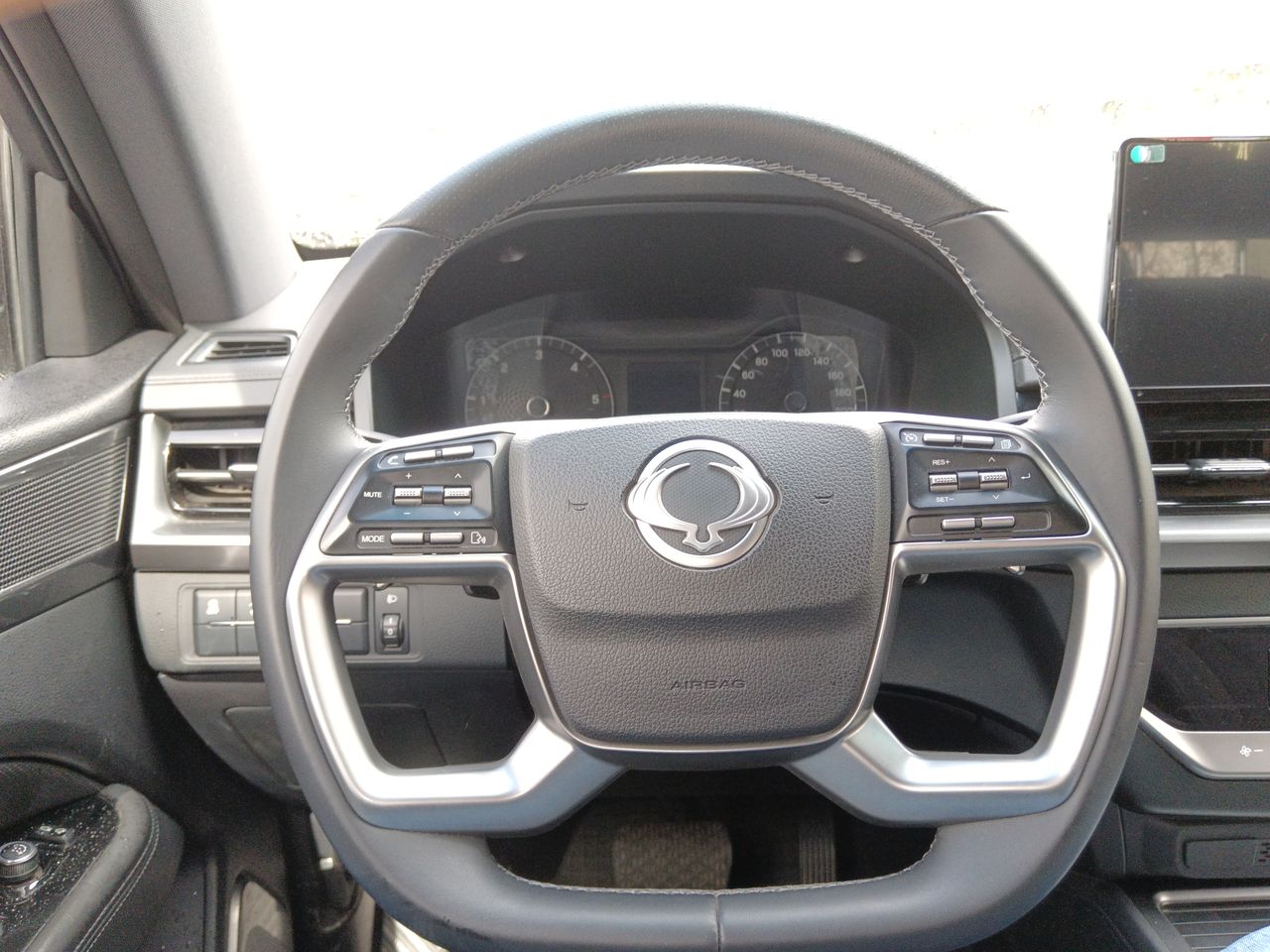 SSANGYONG - 22