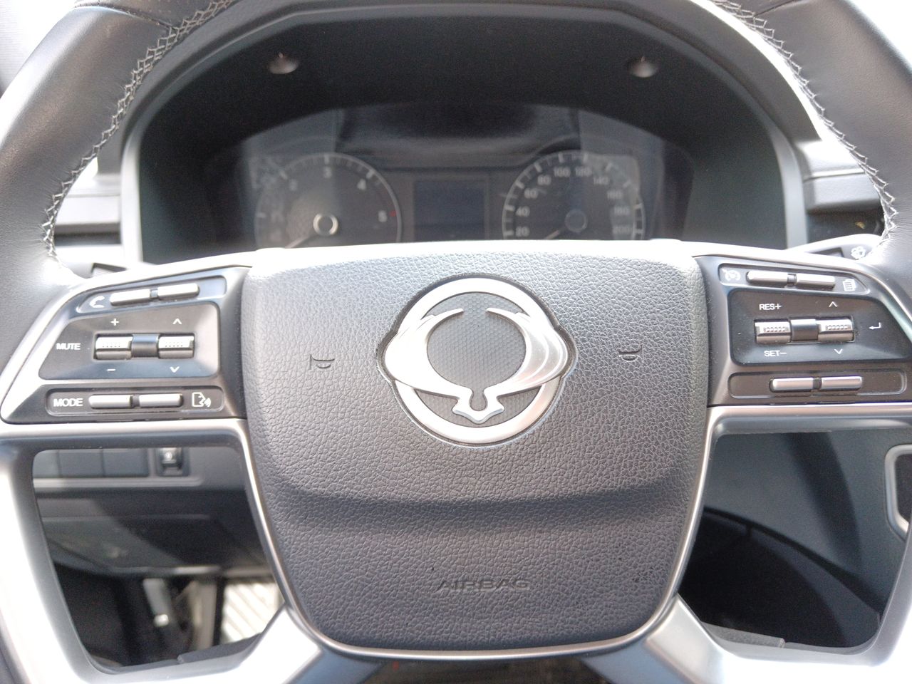SSANGYONG - 23