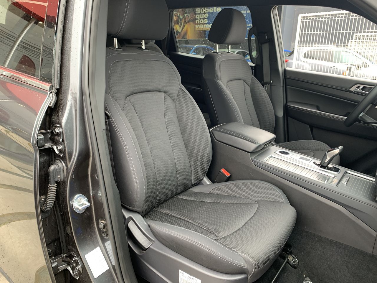 SSANGYONG - 32