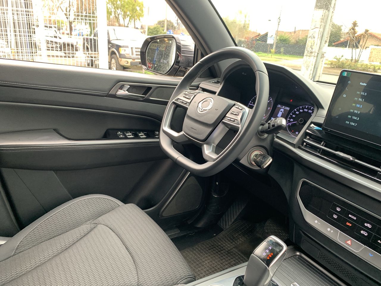 SSANGYONG - 16