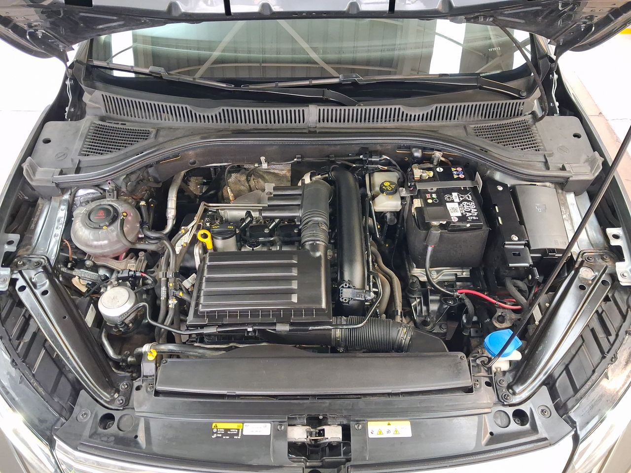 VOLKSWAGEN - 10