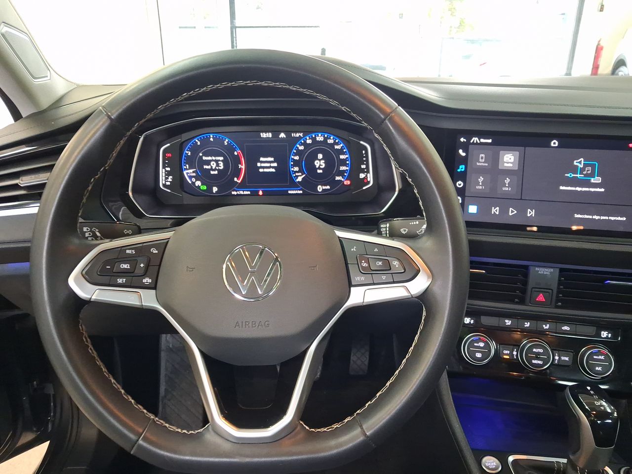 VOLKSWAGEN - 16