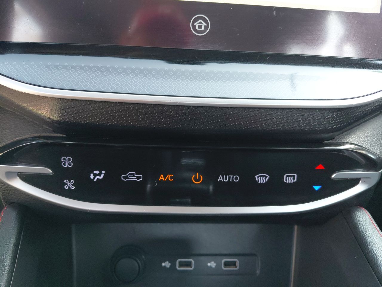 Maxus T60 — foto 30 de 35
