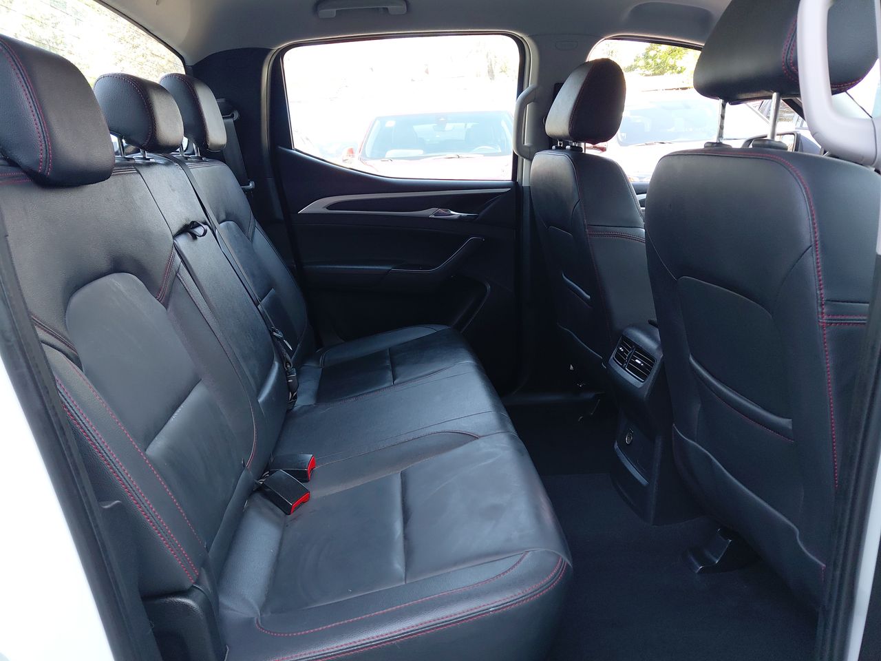 Maxus T60 — foto 34 de 35