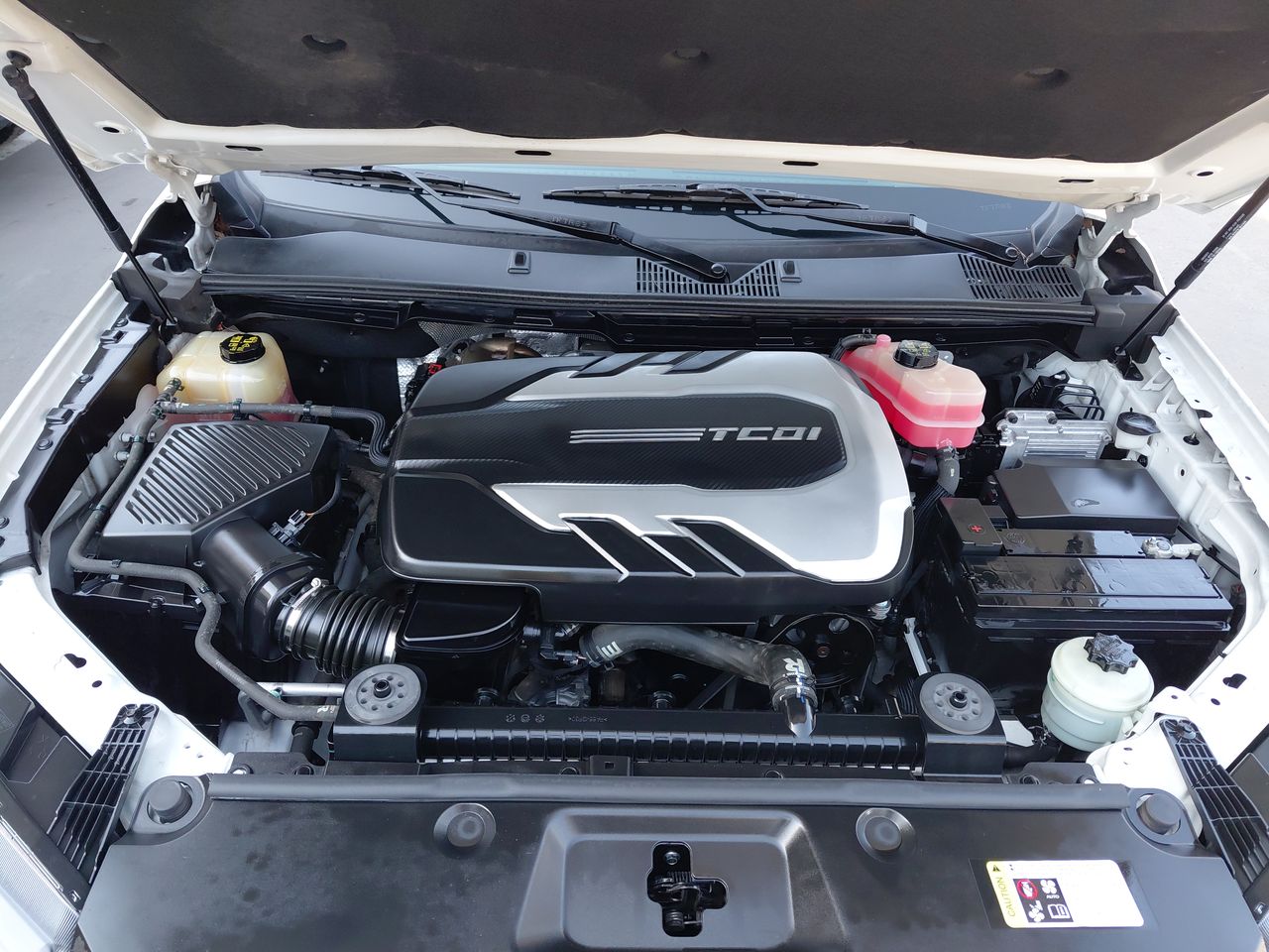 Maxus T60 — foto 17 de 35