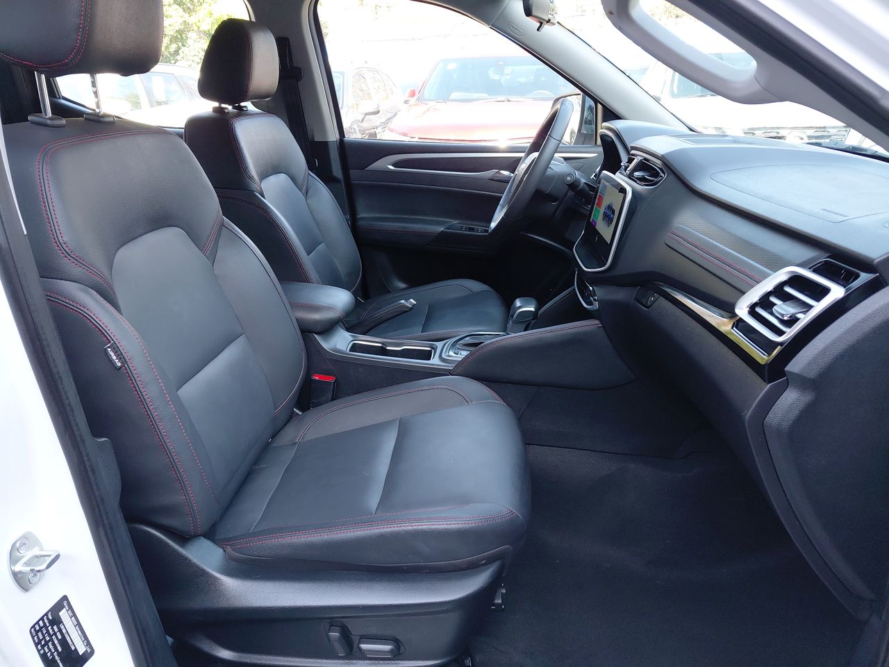 Maxus T60 — foto 11 de 35
