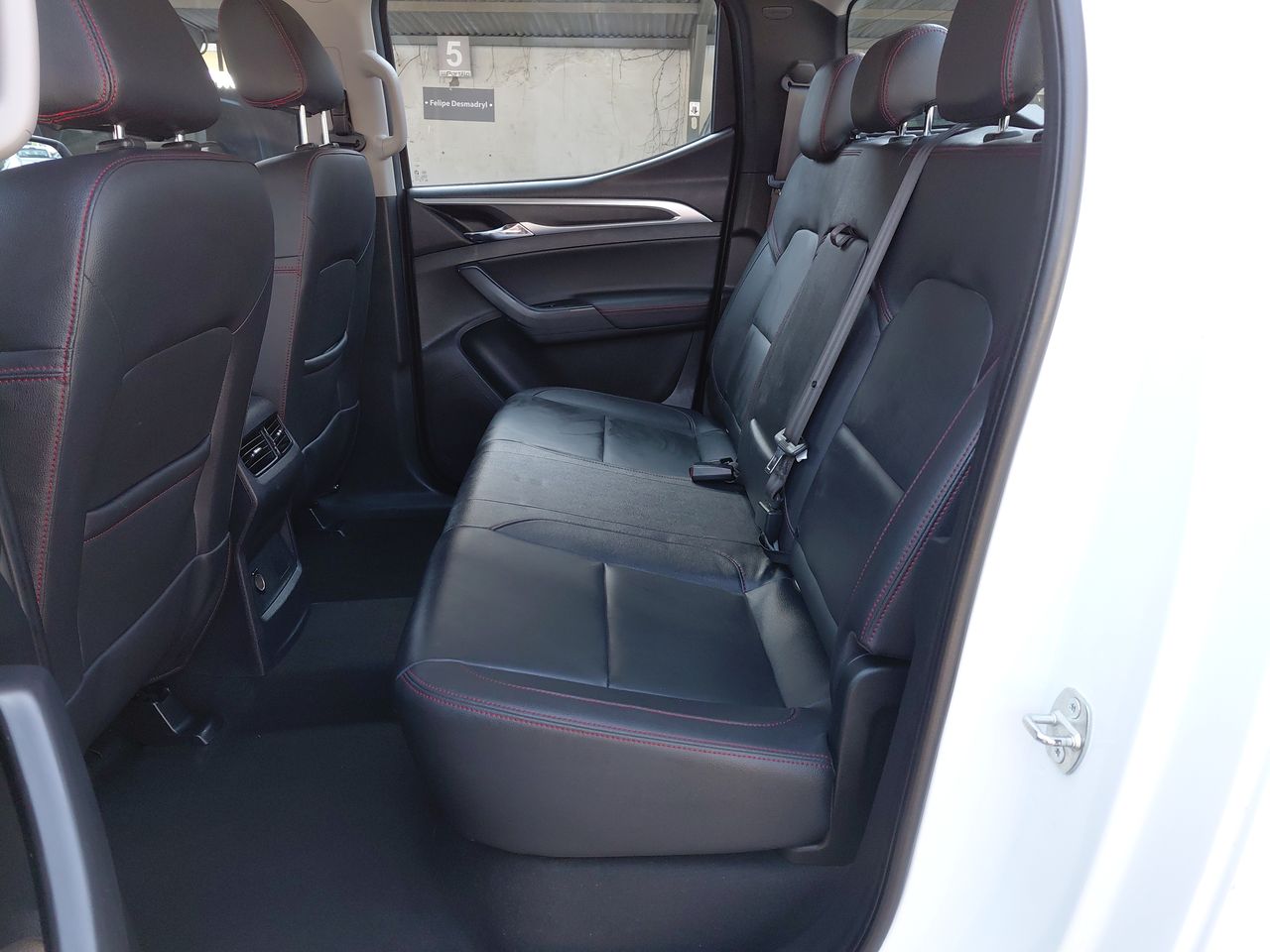 Maxus T60 — foto 14 de 35