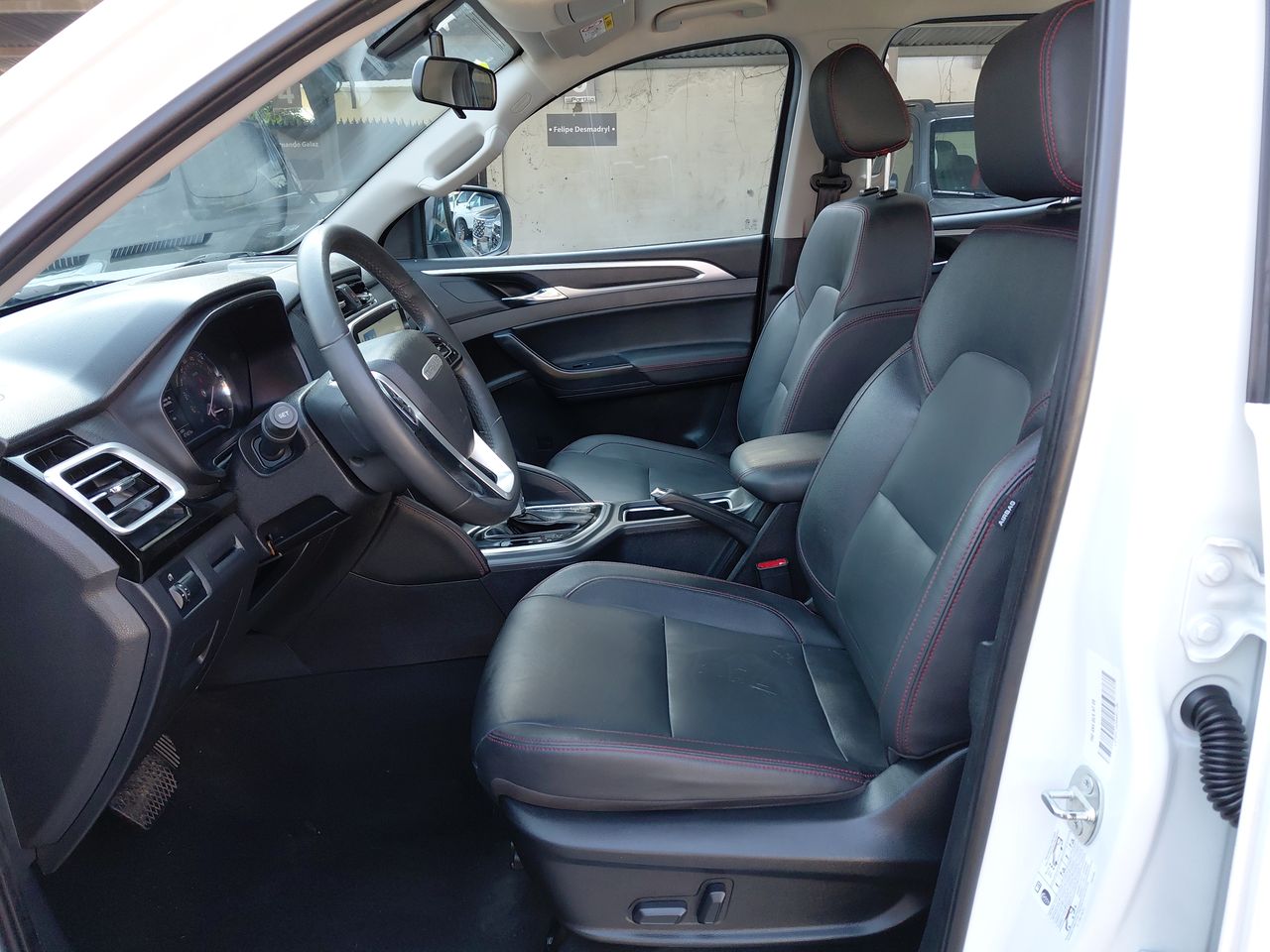 Maxus T60 — foto 15 de 35