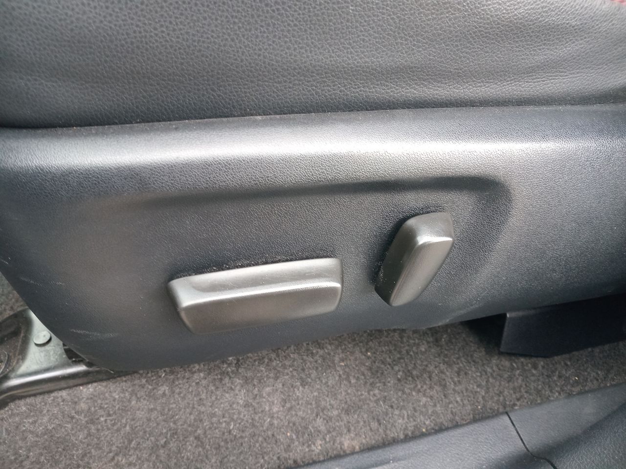 Toyota Hilux — foto 22 de 34