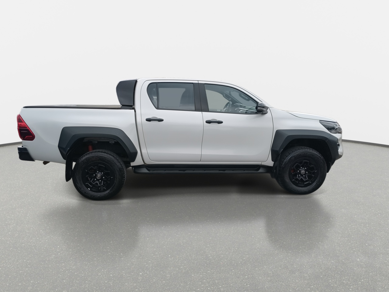Toyota Hilux — foto 9 de 34