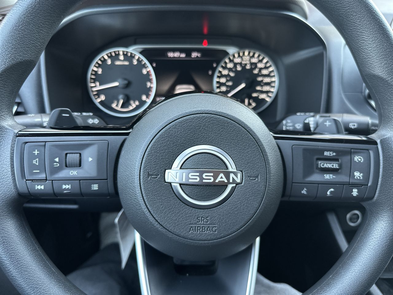 NISSAN - 25