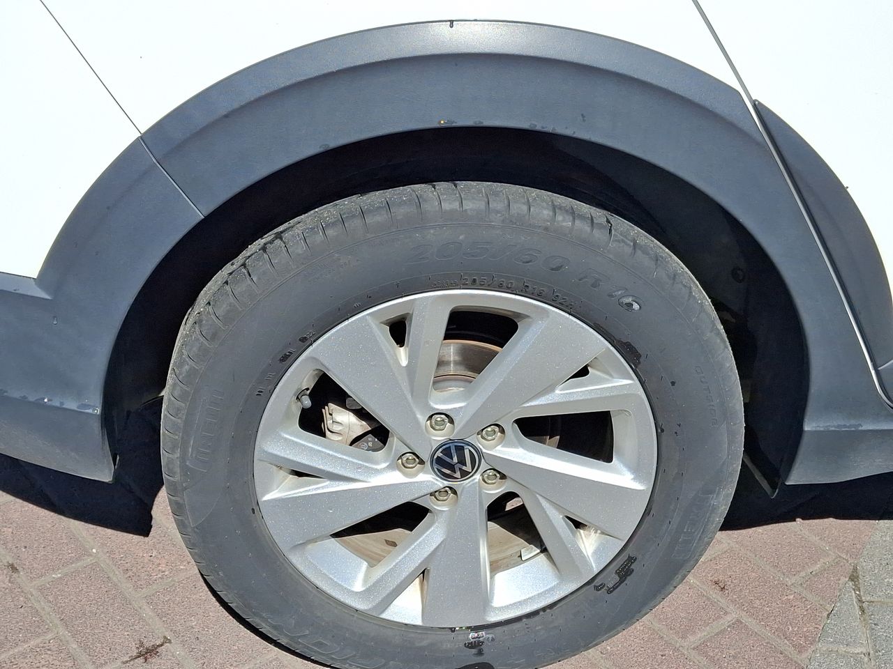VOLKSWAGEN - 9