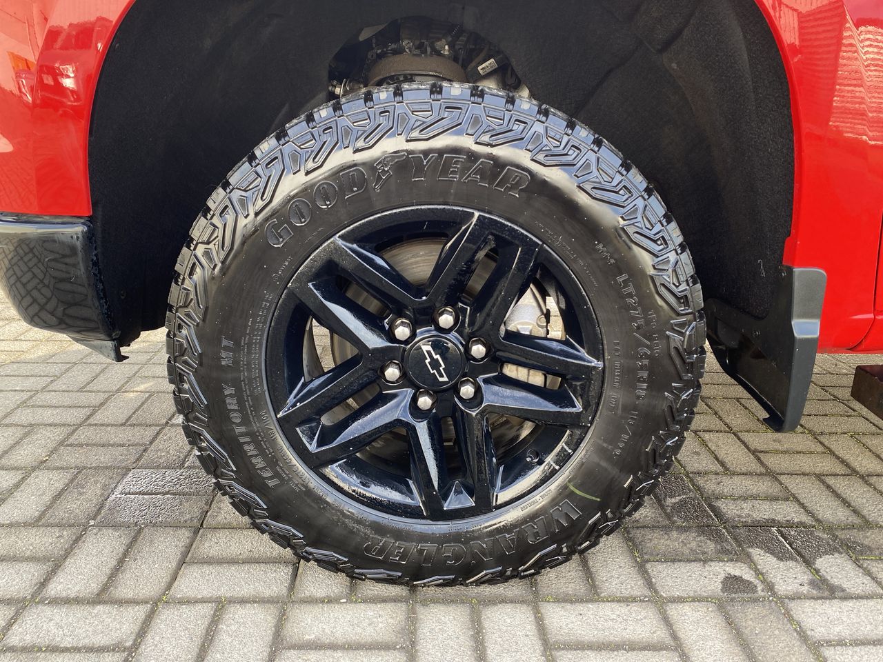 Chevrolet Silverado — foto 10 de 29
