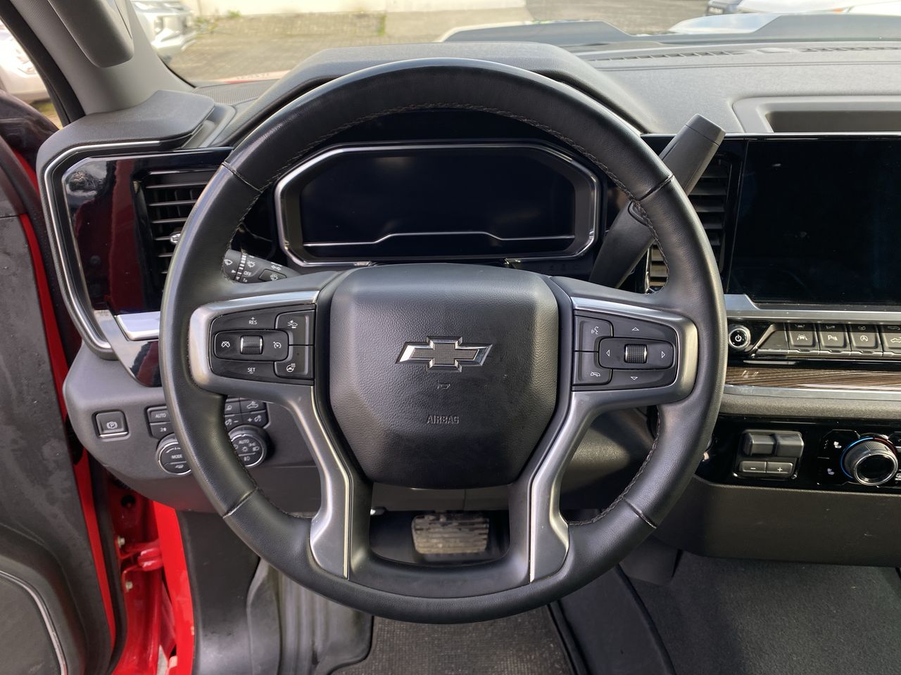 Chevrolet Silverado — foto 19 de 29