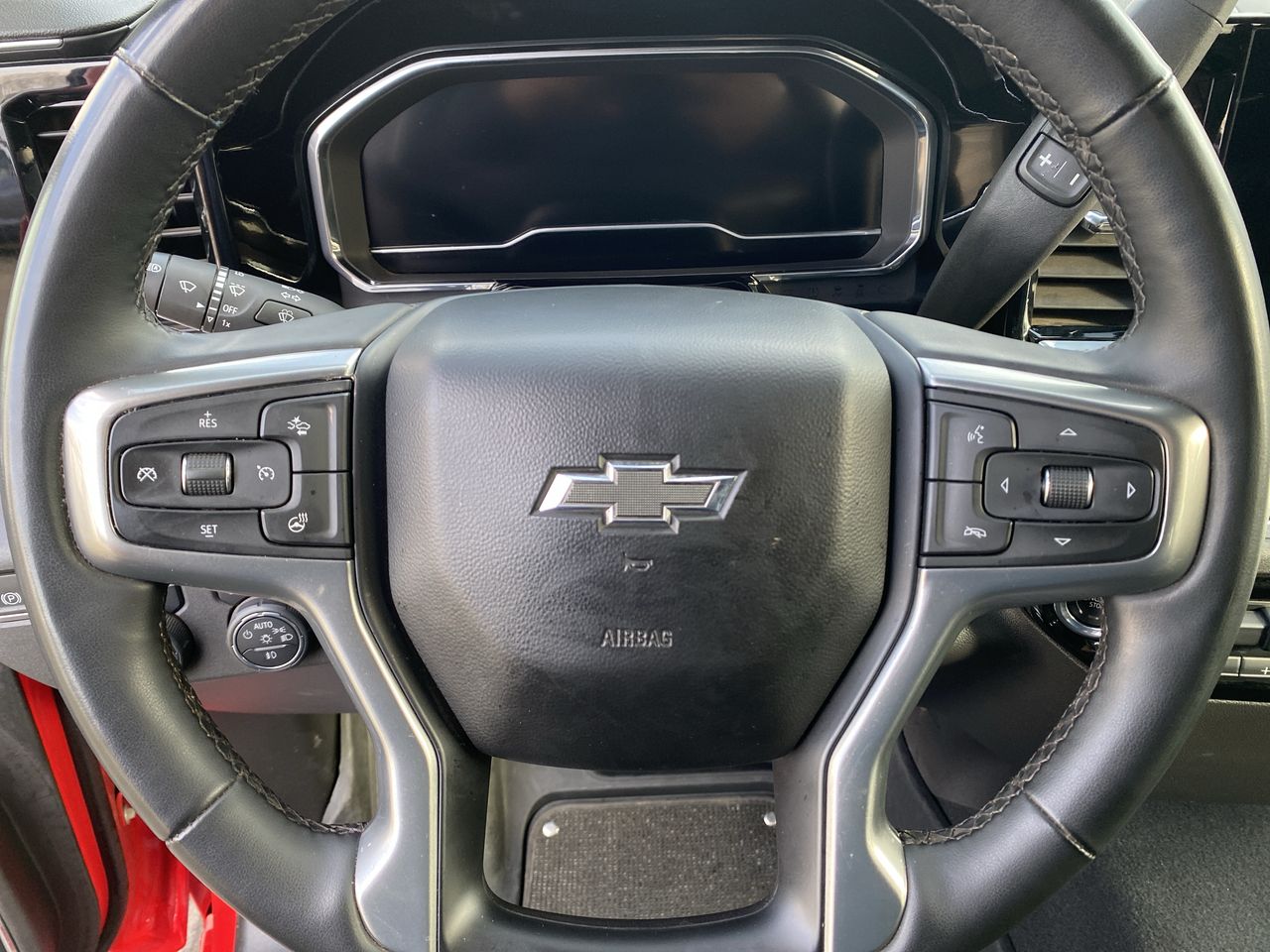 Chevrolet Silverado — foto 20 de 29