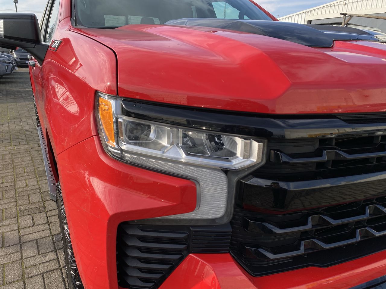Chevrolet Silverado — foto 12 de 29