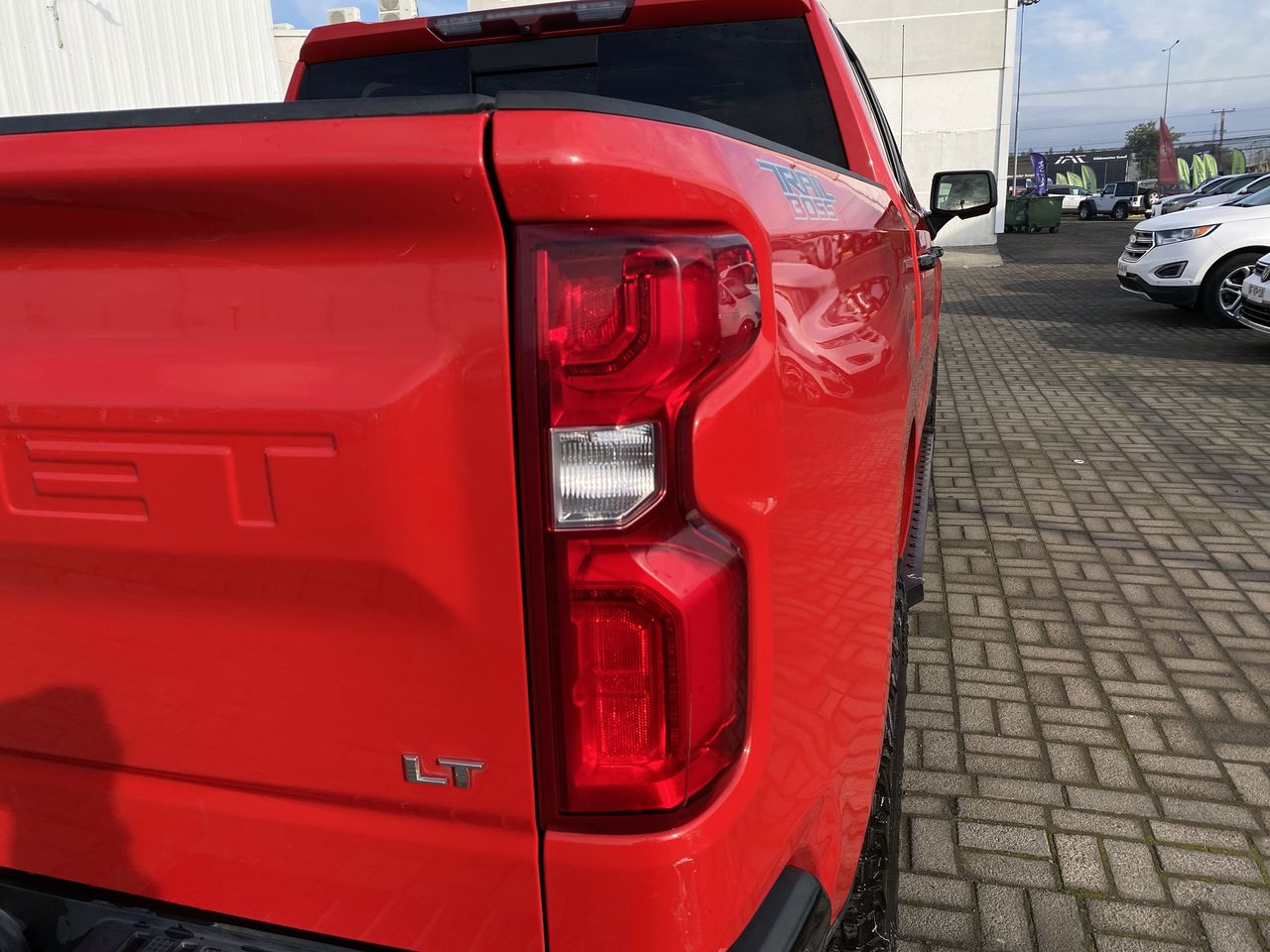 Chevrolet Silverado — foto 14 de 29