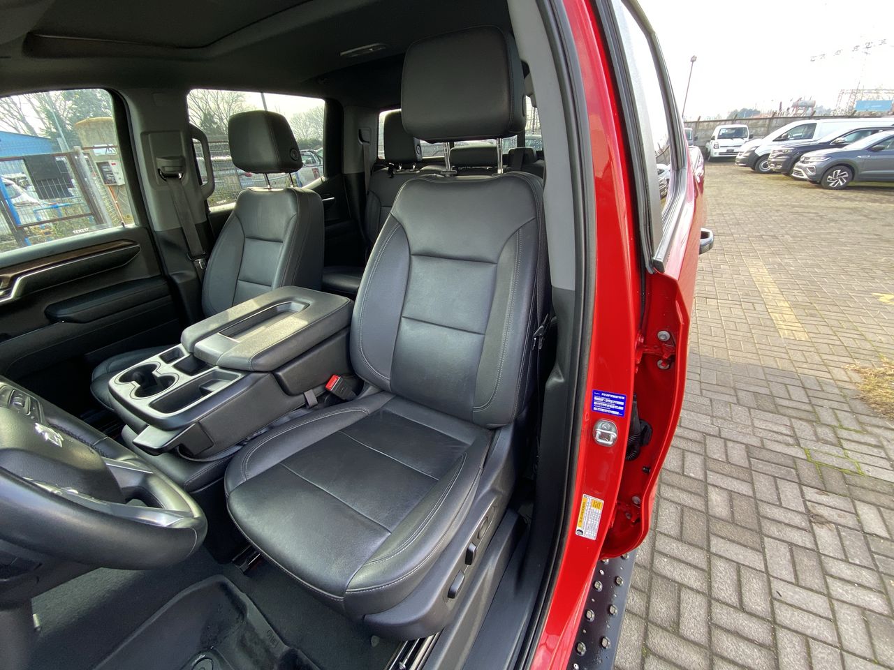 Chevrolet Silverado — foto 18 de 29