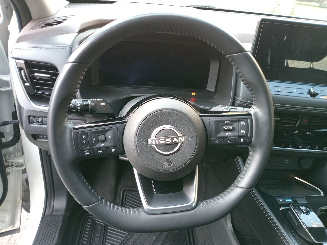 NISSAN - 26