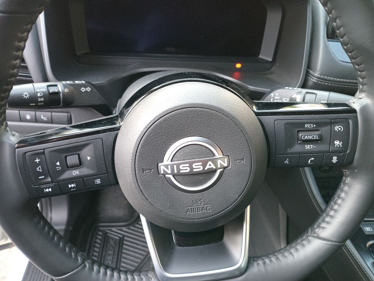 NISSAN - 27