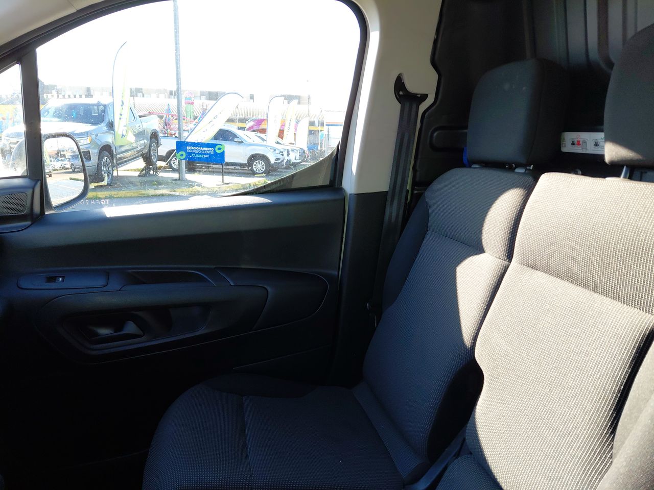 Peugeot Partner — foto 21 de 21