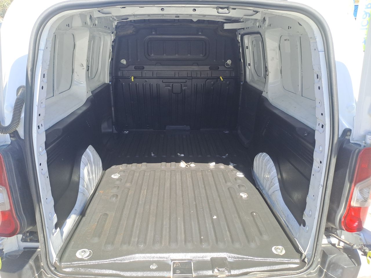 Peugeot Partner — foto 18 de 26