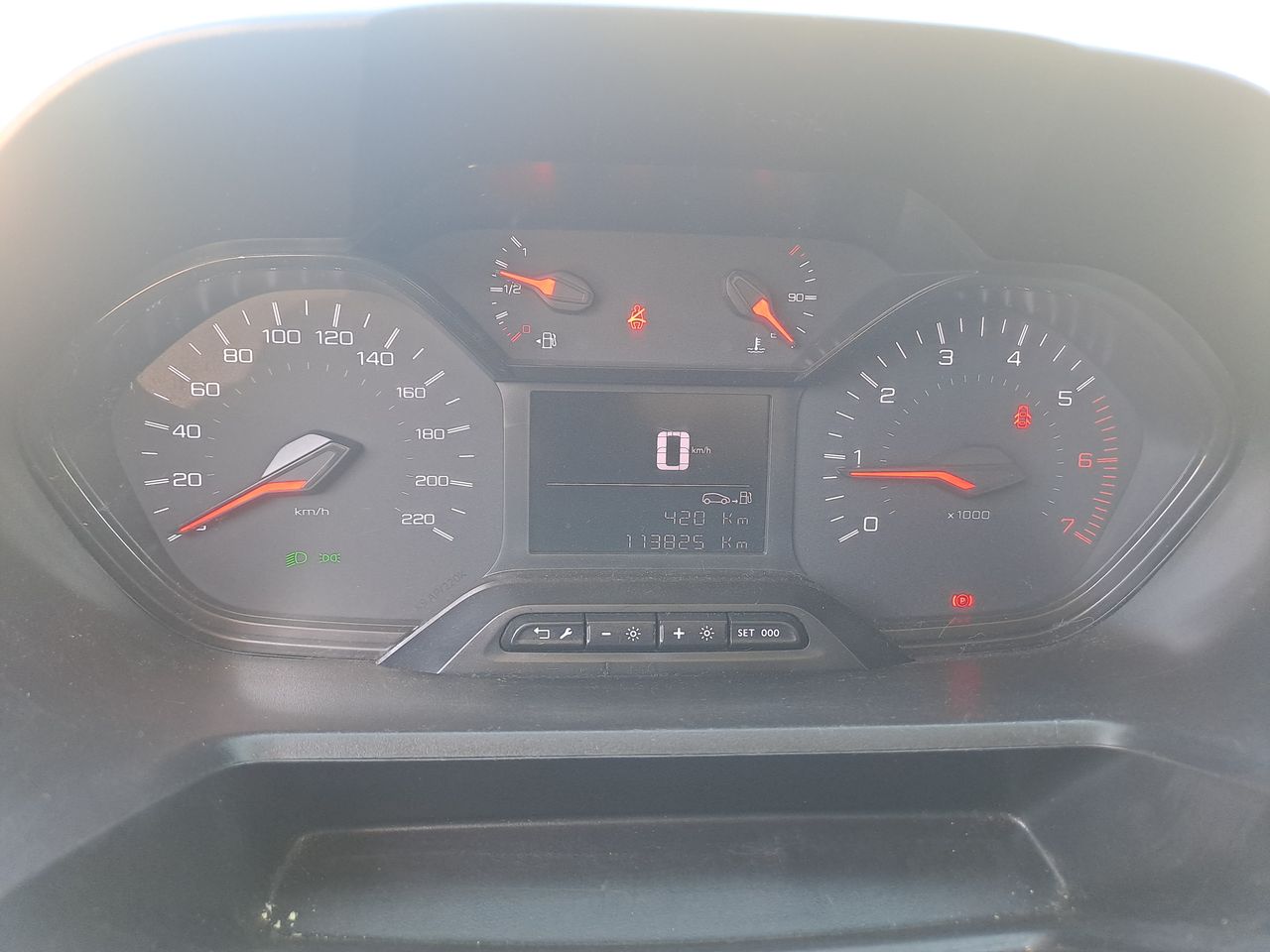 Peugeot Partner — foto 21 de 26