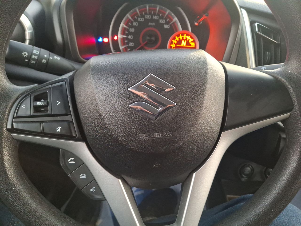 SUZUKI - 23