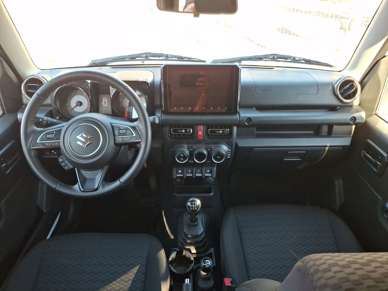 SUZUKI - 23
