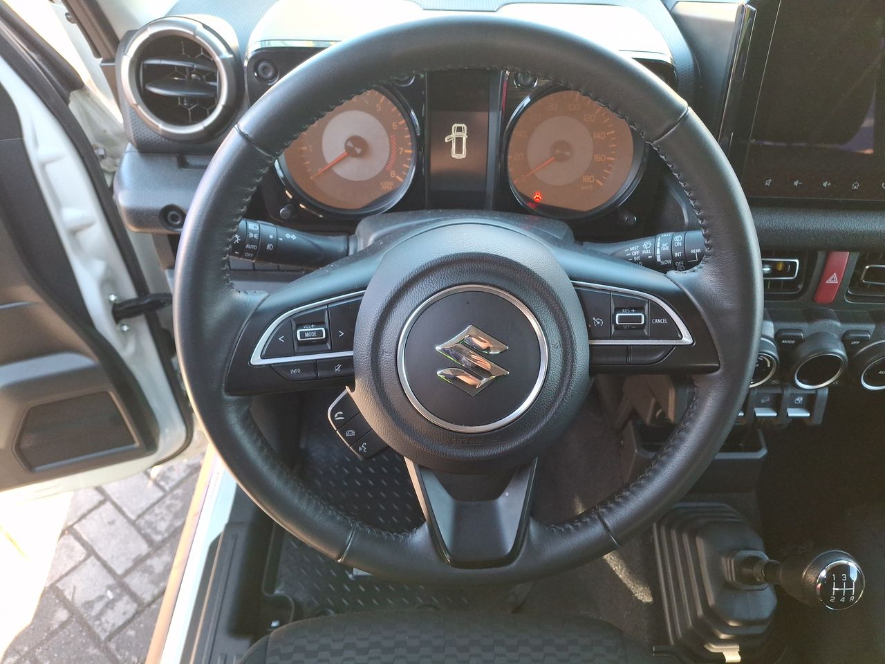 SUZUKI - 16