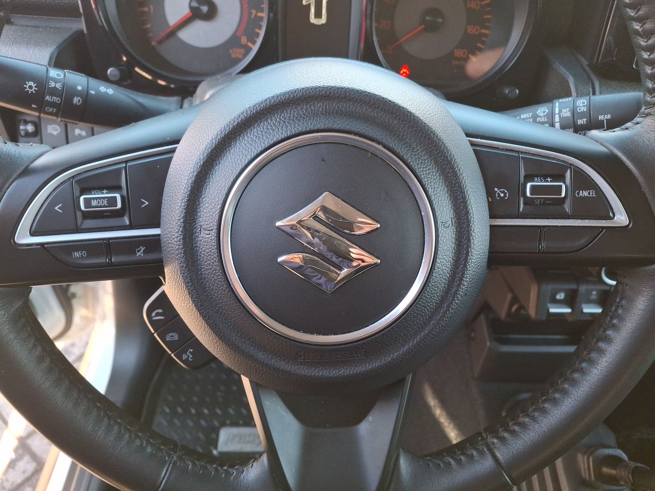 SUZUKI - 17