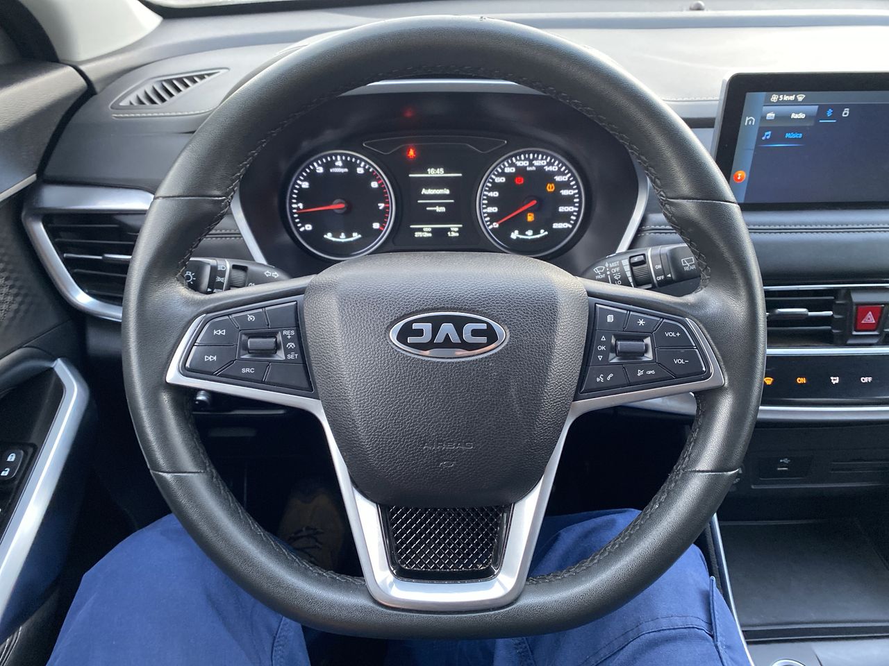 JAC Js8 — foto 18 de 28