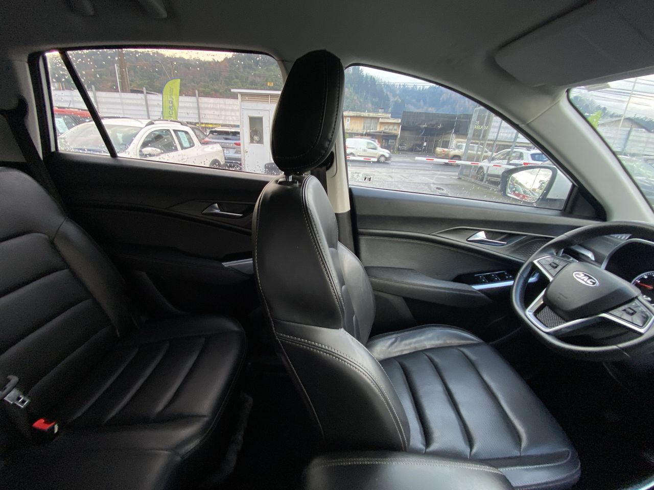 JAC Js8 — foto 8 de 28