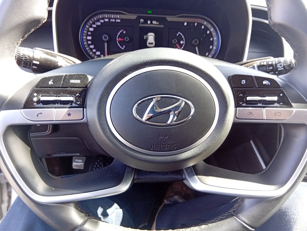 HYUNDAI - 24
