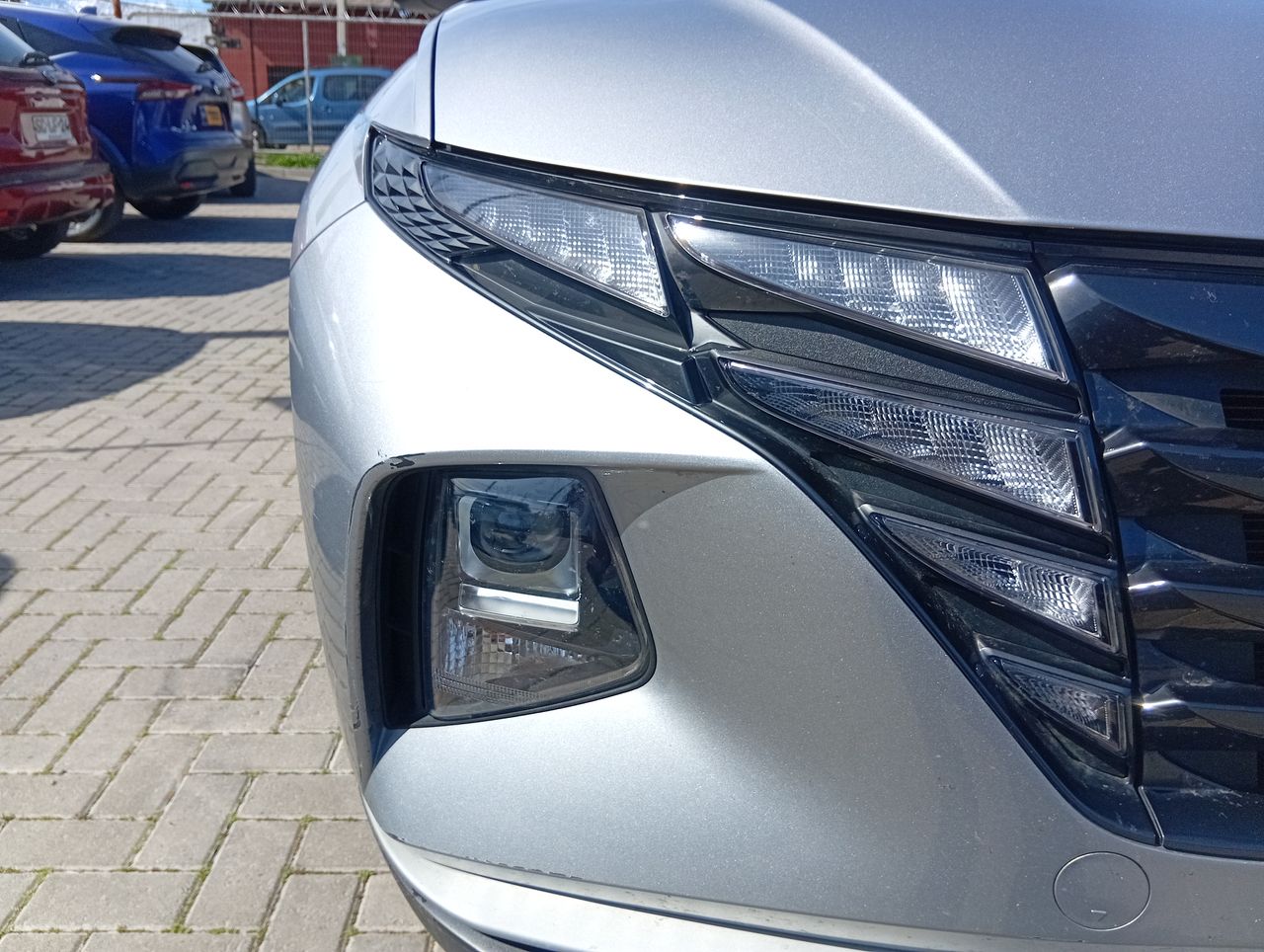 HYUNDAI - 16