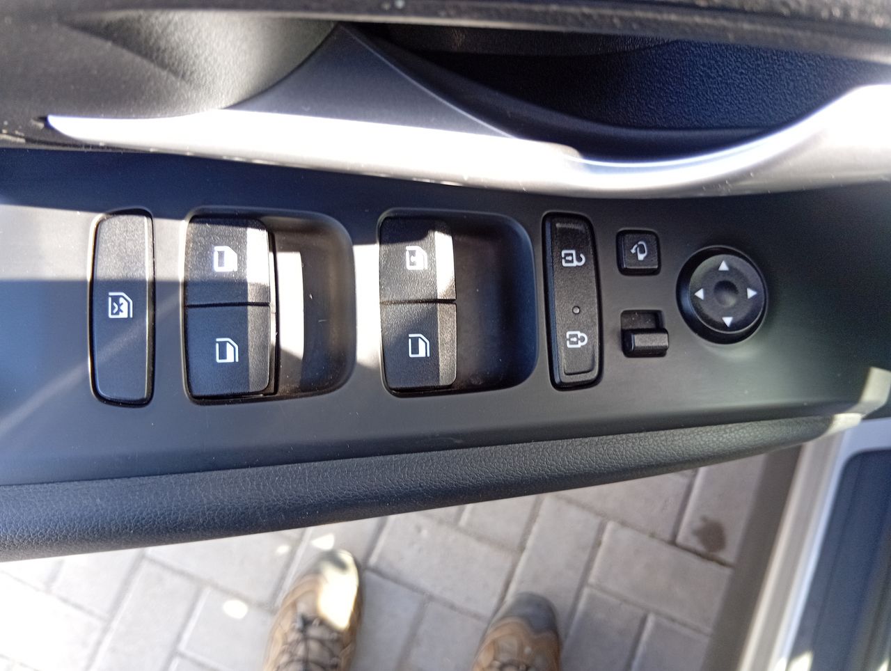 HYUNDAI - 20