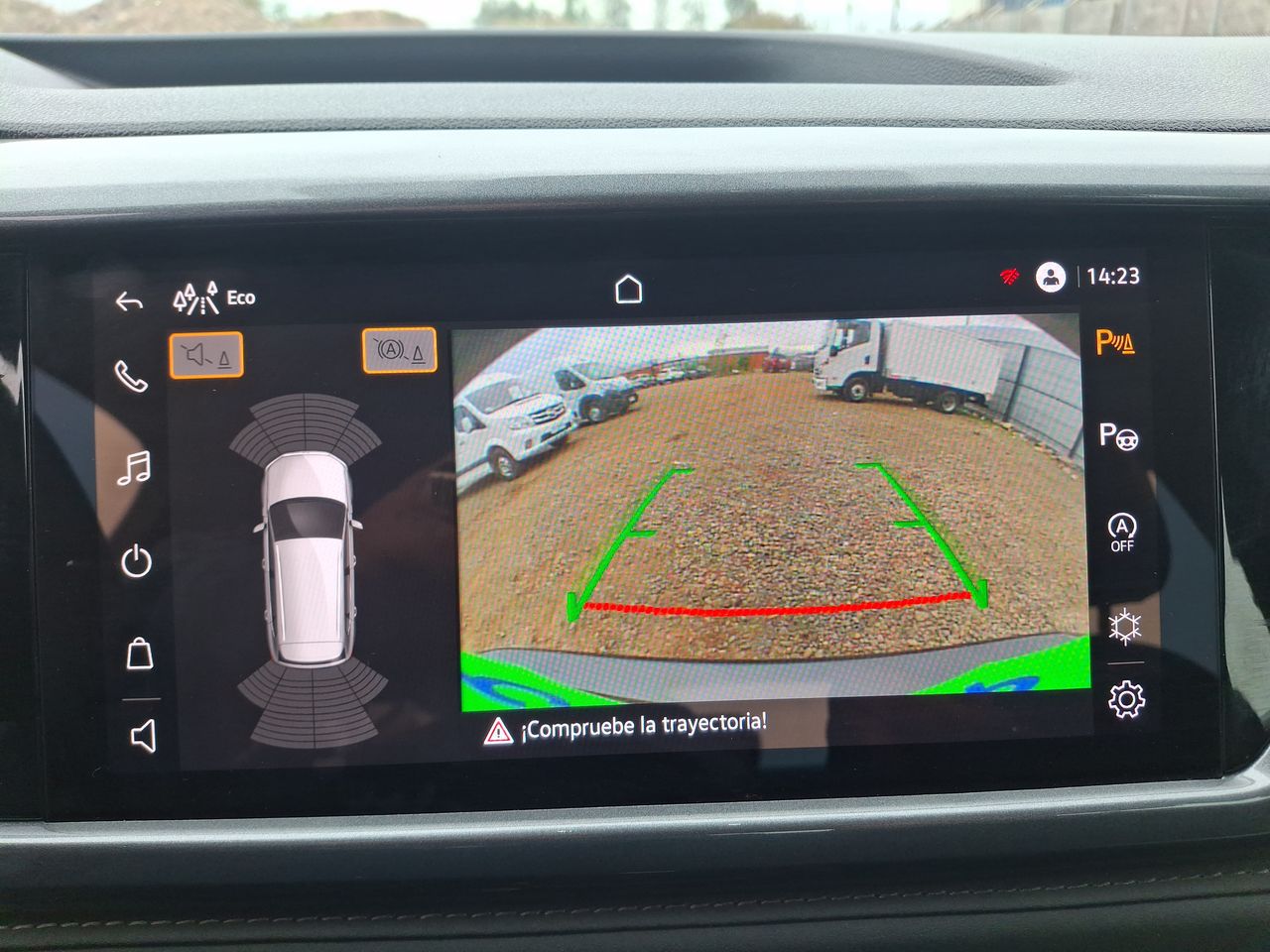 Nissan Qashqai — foto 21 de 25