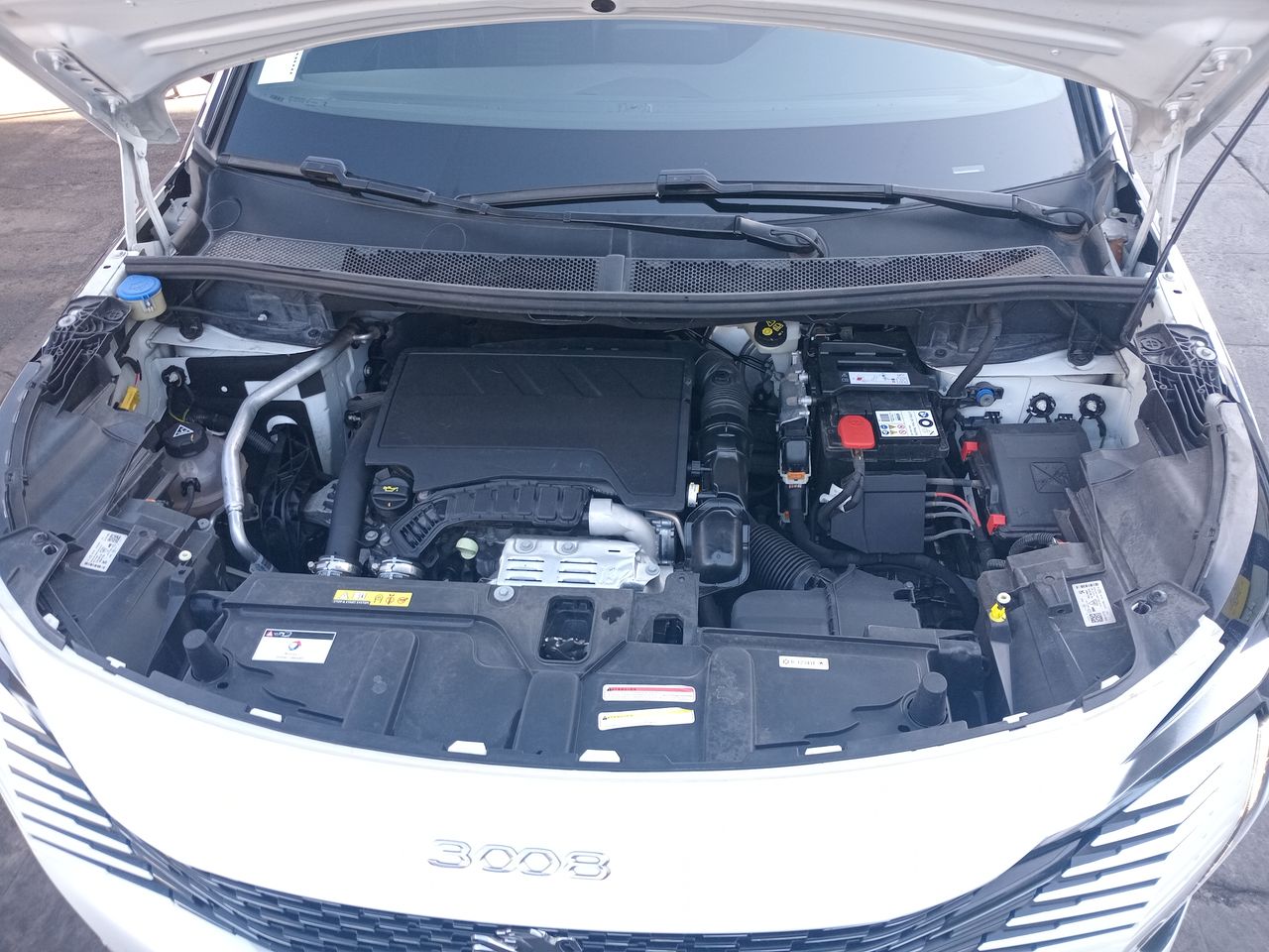 PEUGEOT - 8