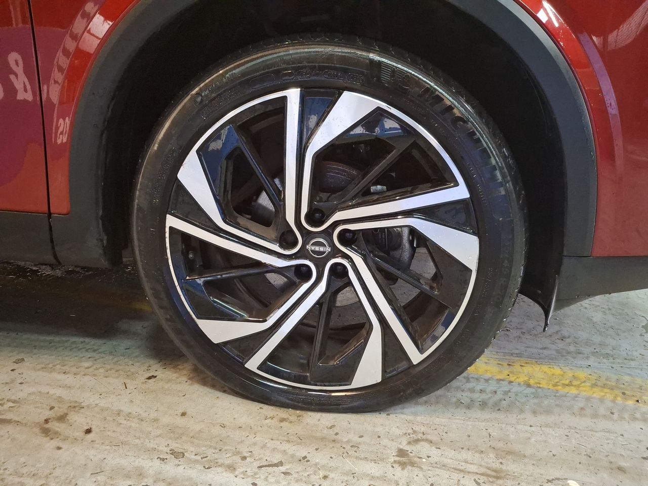 NISSAN - 16