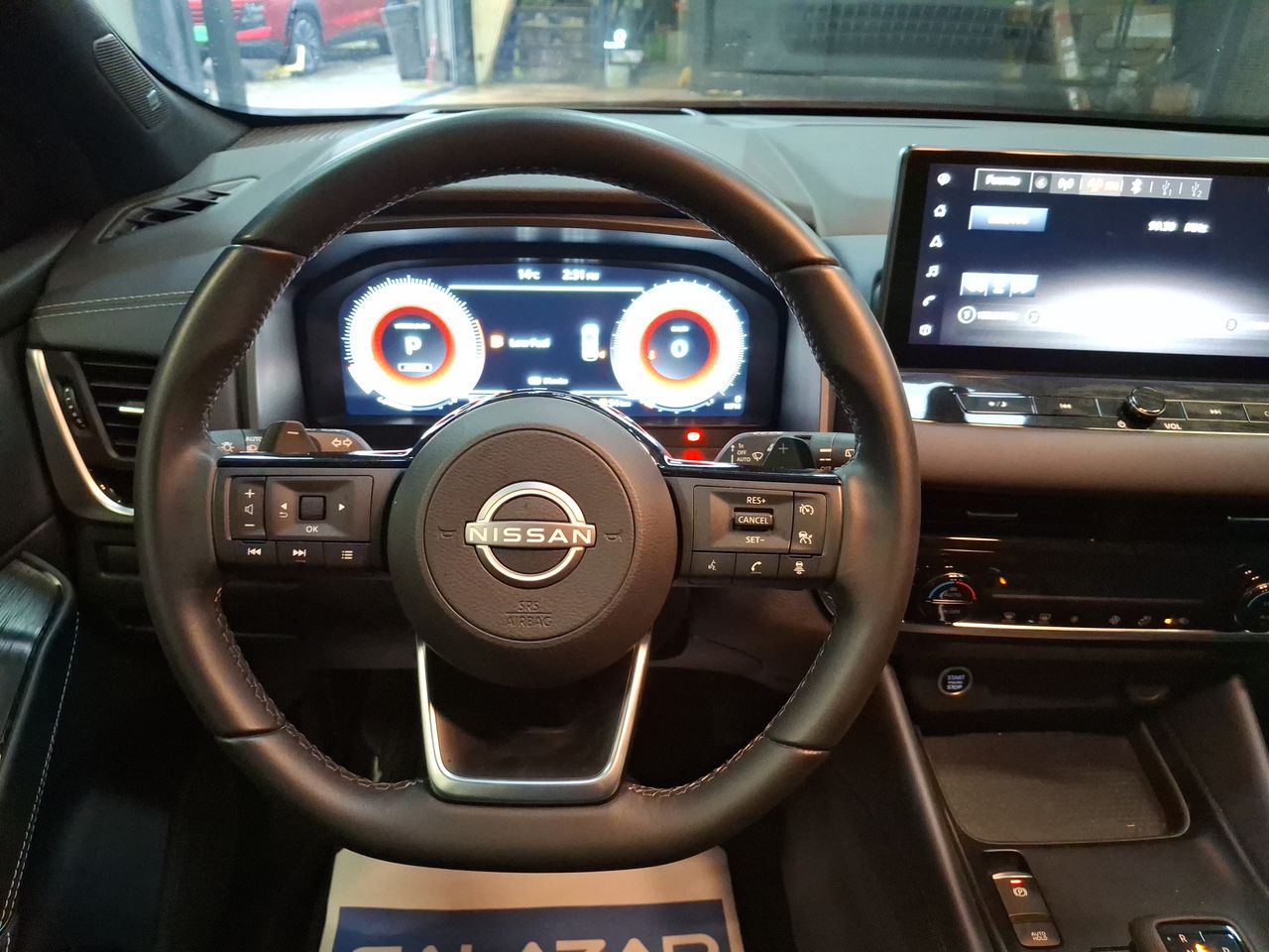 NISSAN - 25