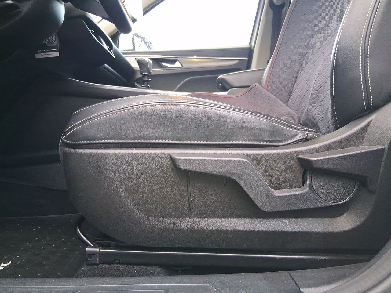 Haval Jolion — foto 16 de 28