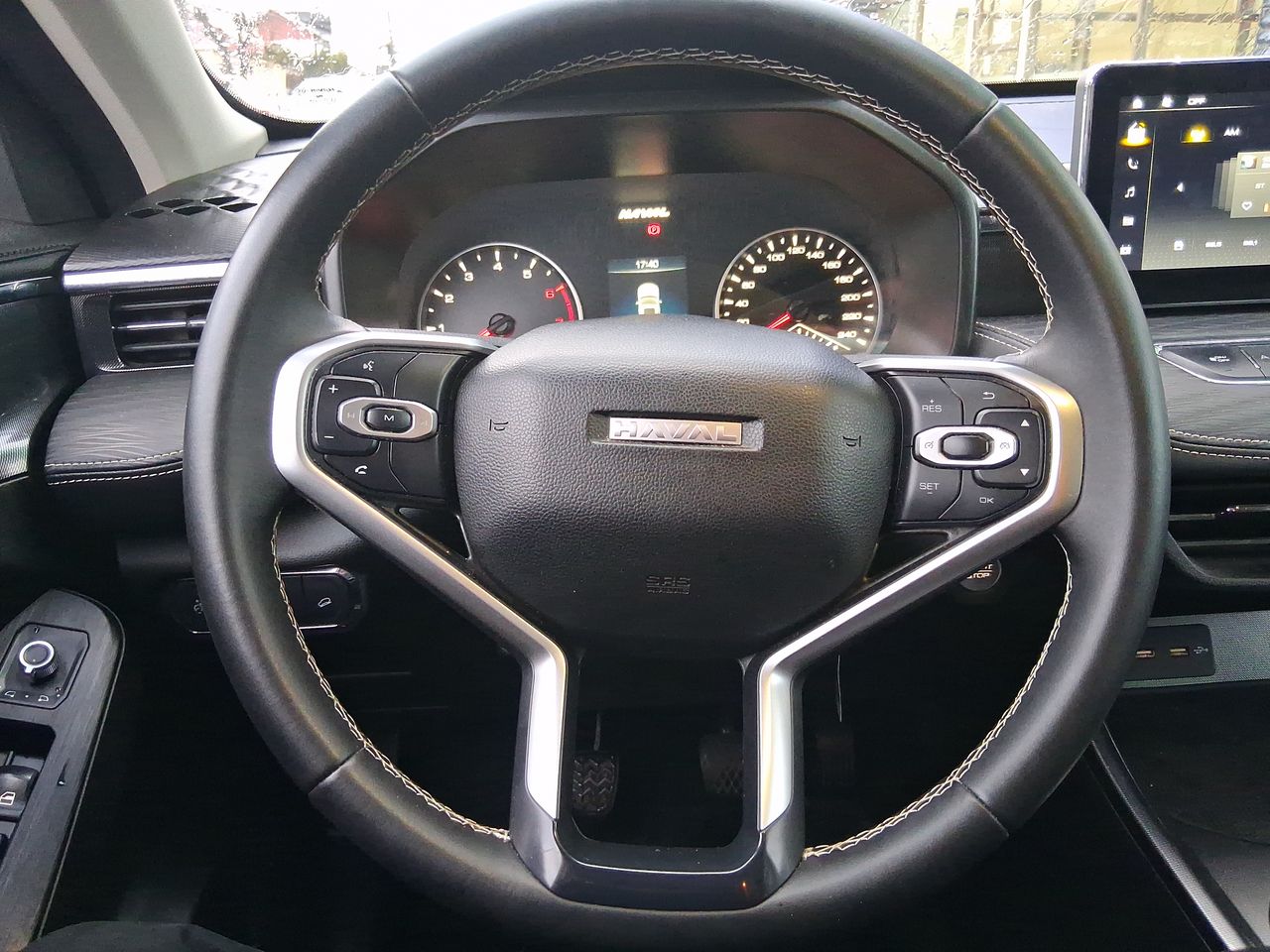 Haval Jolion — foto 18 de 28