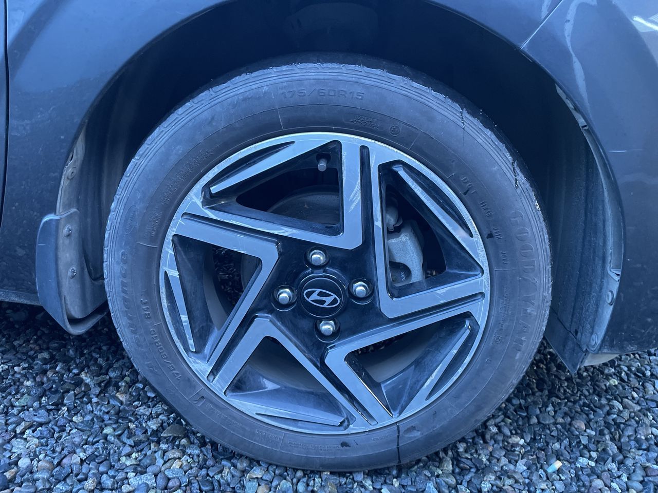 HYUNDAI - 9