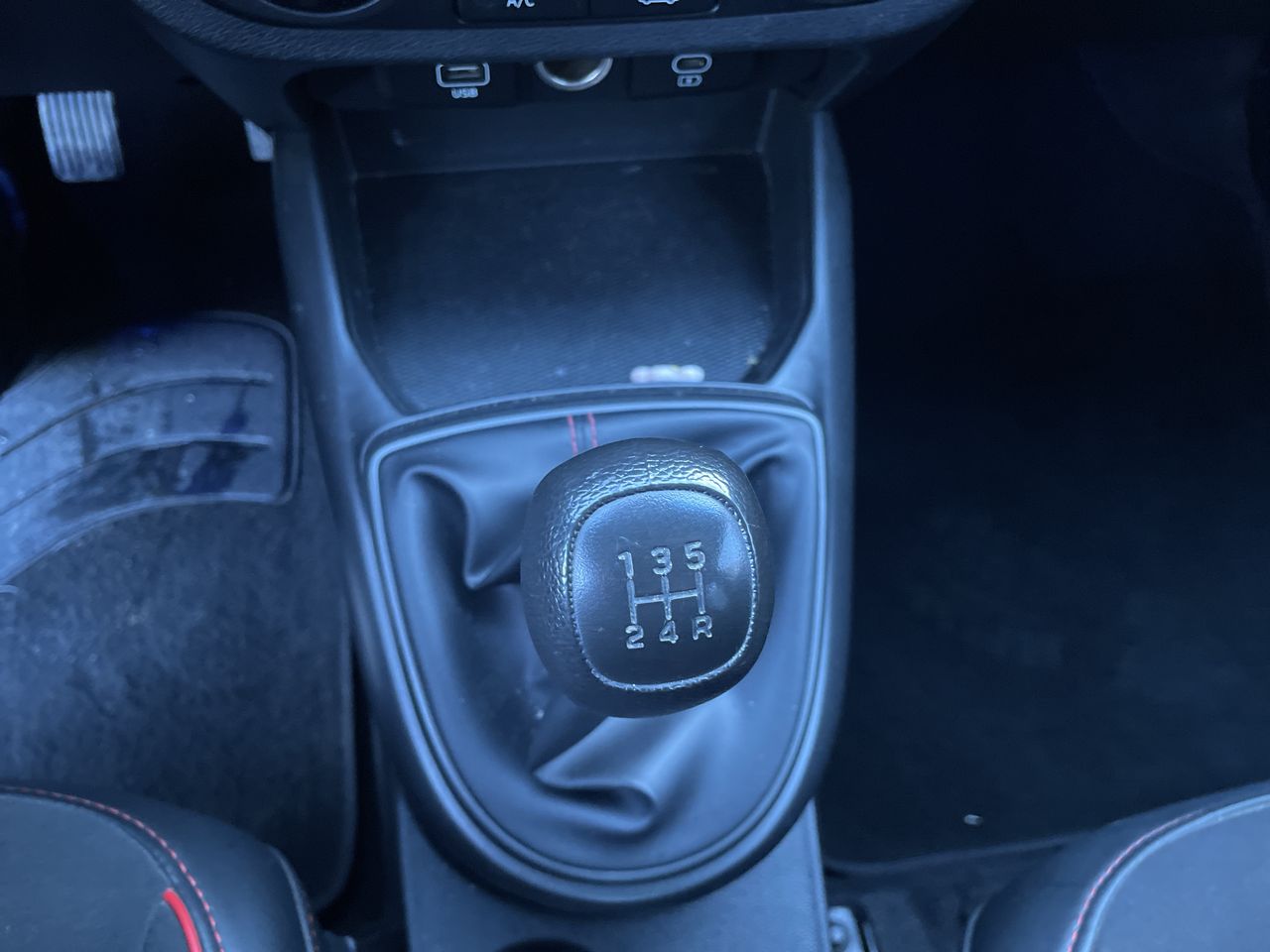 HYUNDAI - 21