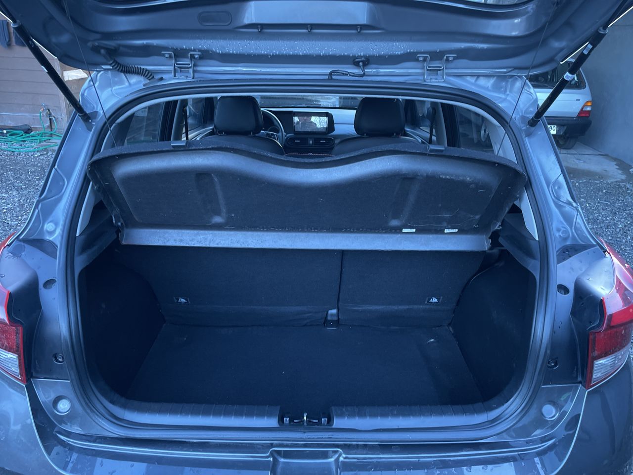 HYUNDAI - 12