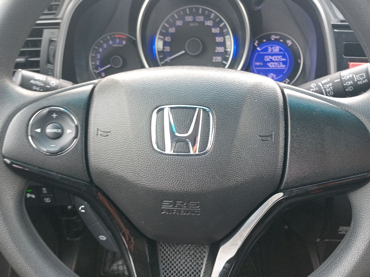 Honda WR-V — foto 18 de 27