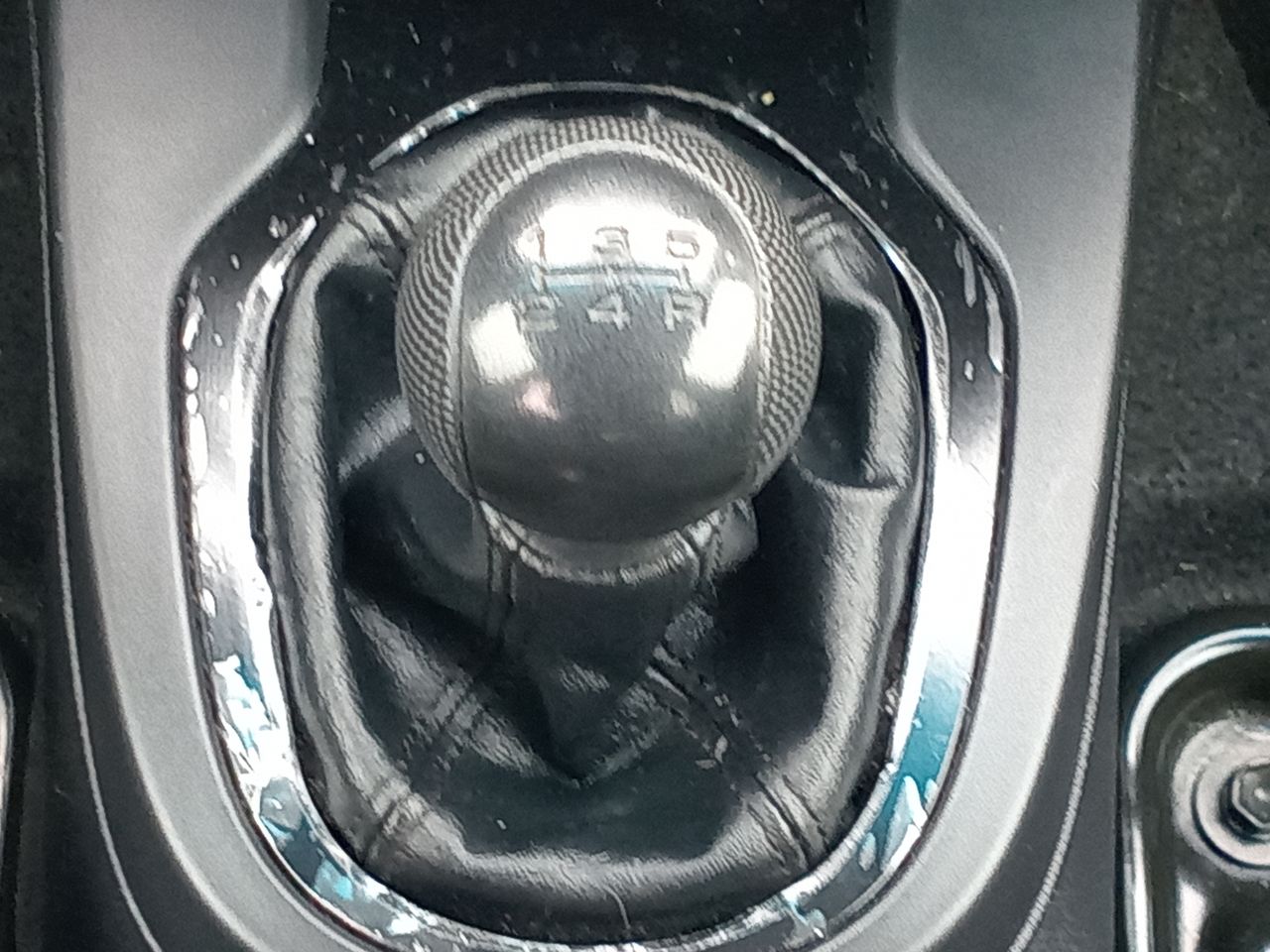 Honda WR-V — foto 23 de 27